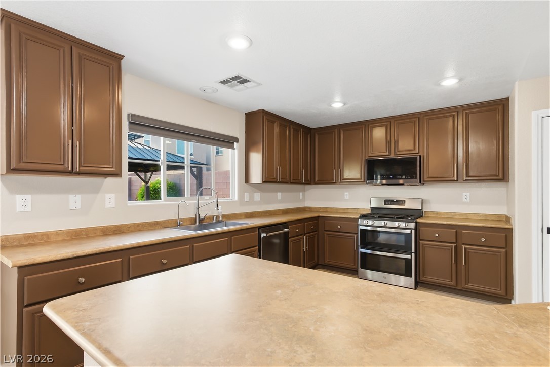 10847 Iona Island Avenue Property Photo 14