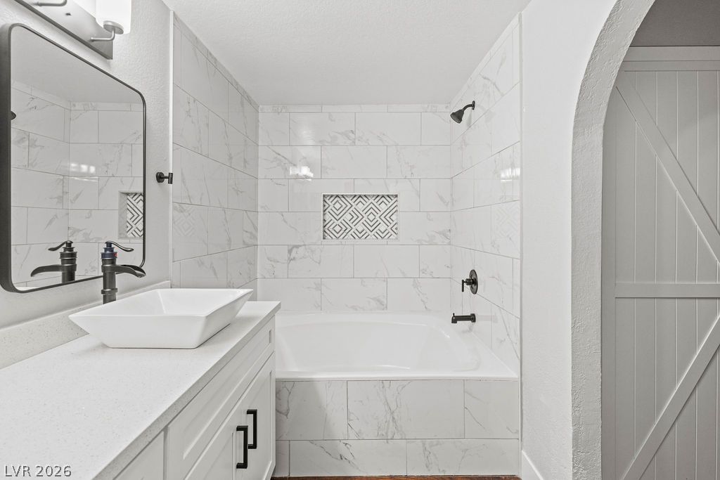 2798674 Property Photo 23