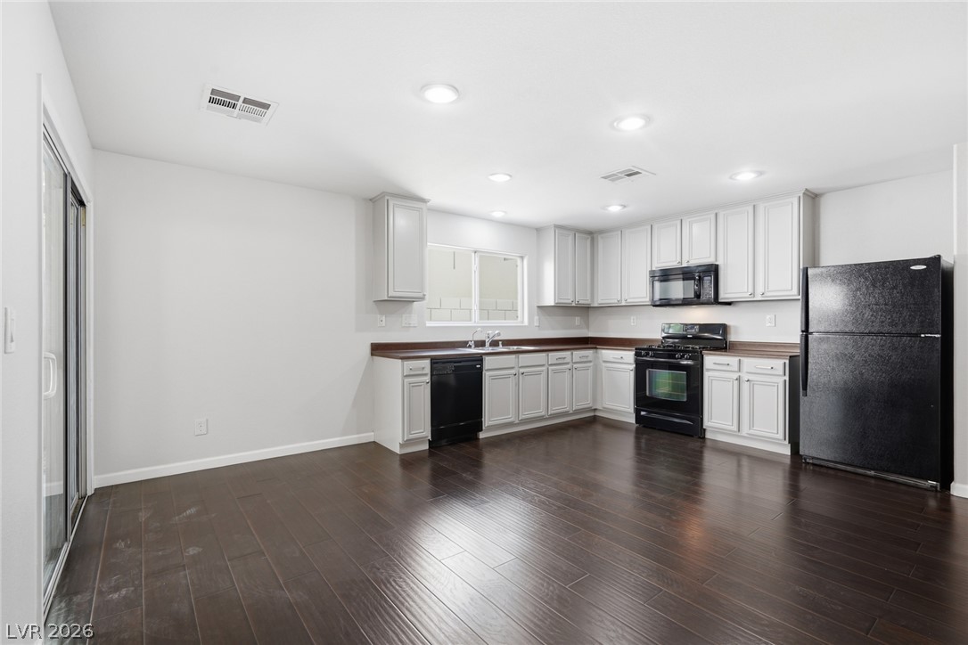 80 Lockheed Avenue Property Photo 11