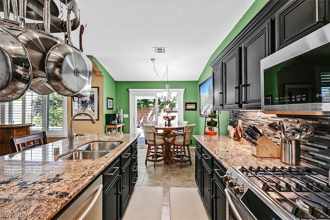 2549 Misty Olive Avenue Property Photo 10
