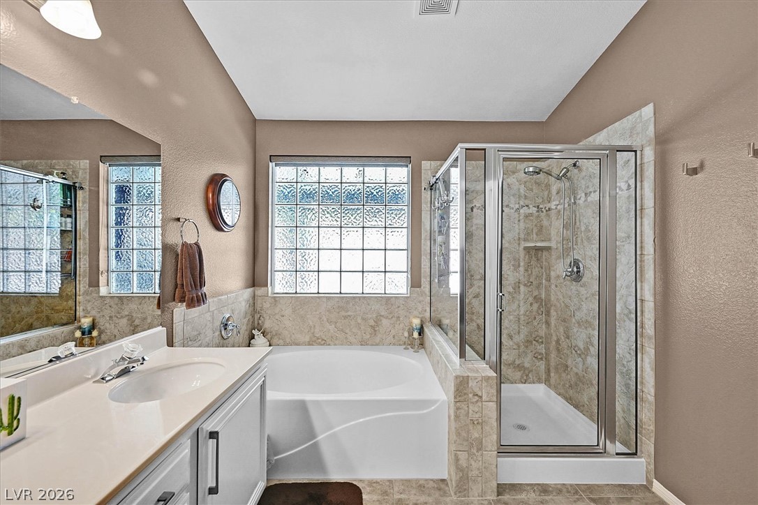 2549 Misty Olive Avenue Property Photo 16