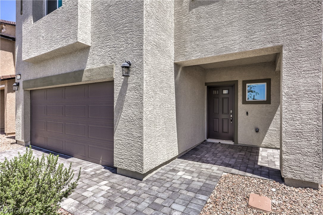 7742 Duran Harbor Lane Property Photo 4