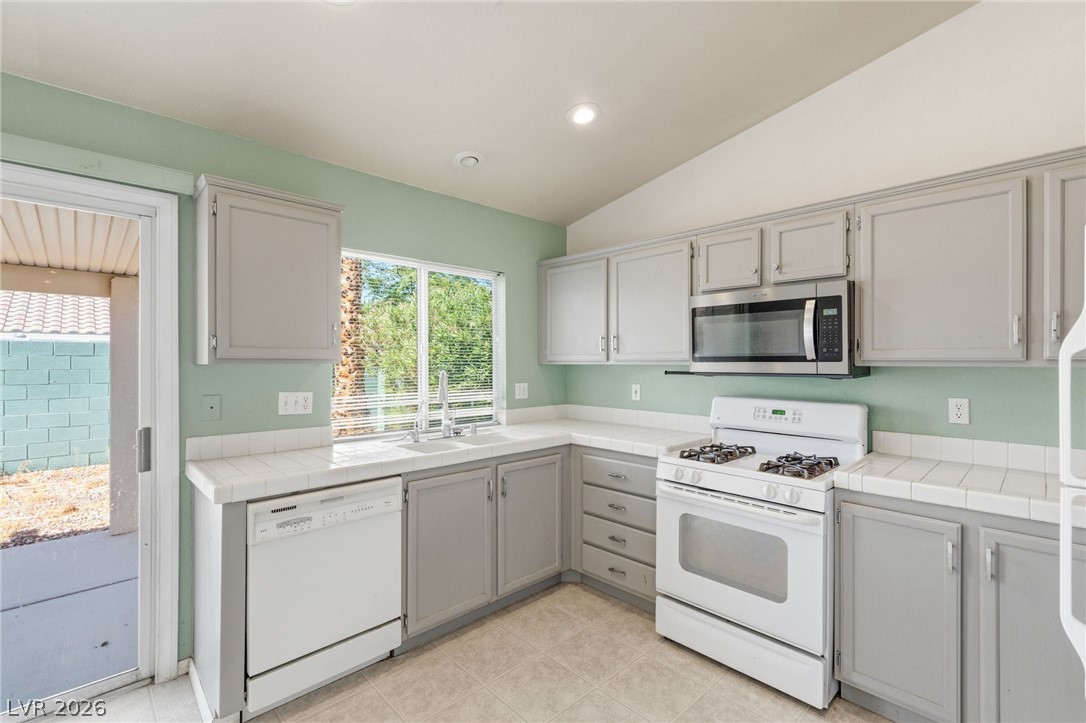 134 Windy Creek Avenue Property Photo 8
