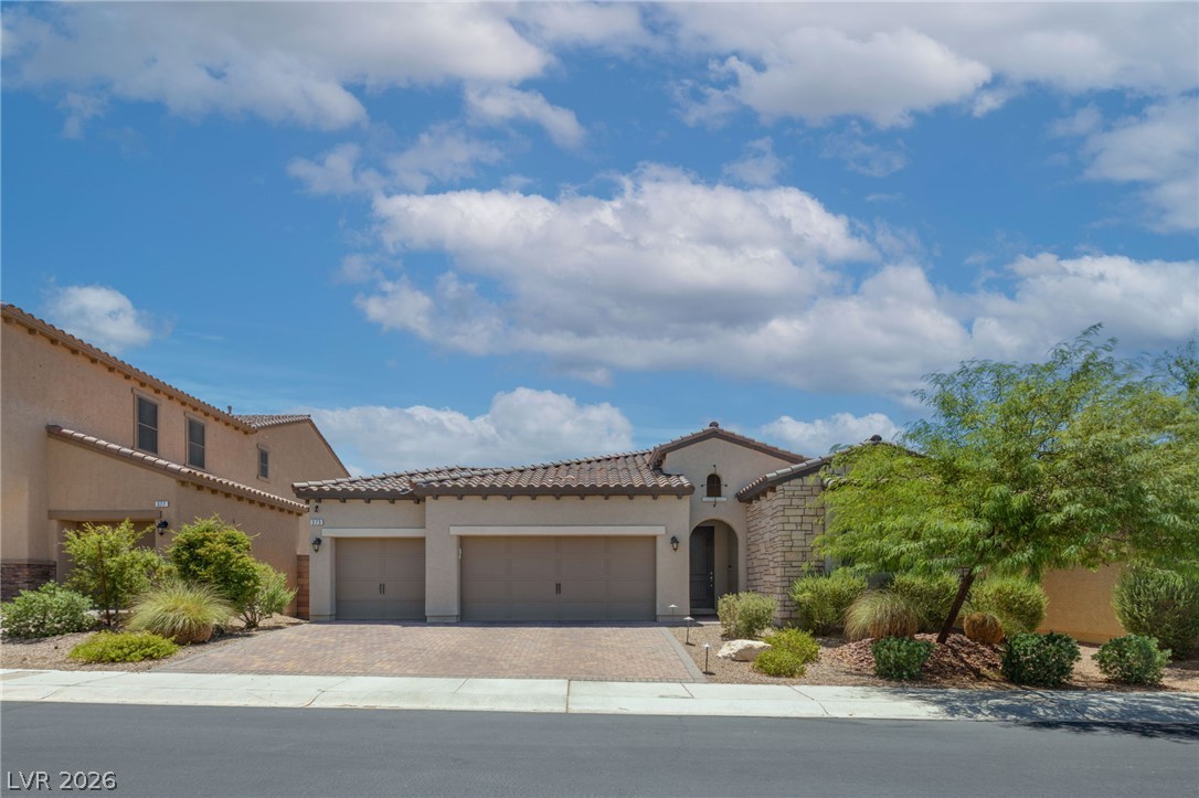 373 Via San Remo Circle Property Photo 3