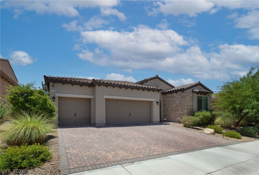 373 Via San Remo Circle Property Photo 4