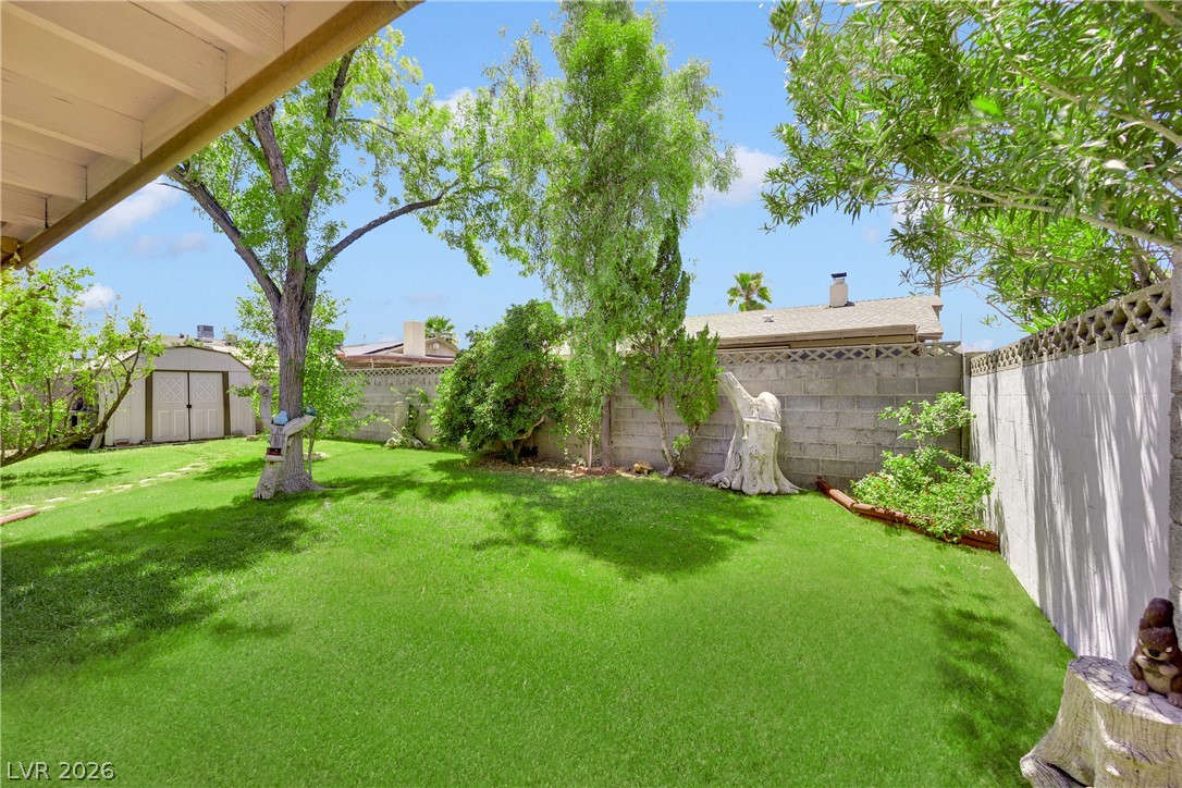 1825 Shadow Mountain Place Property Photo 4