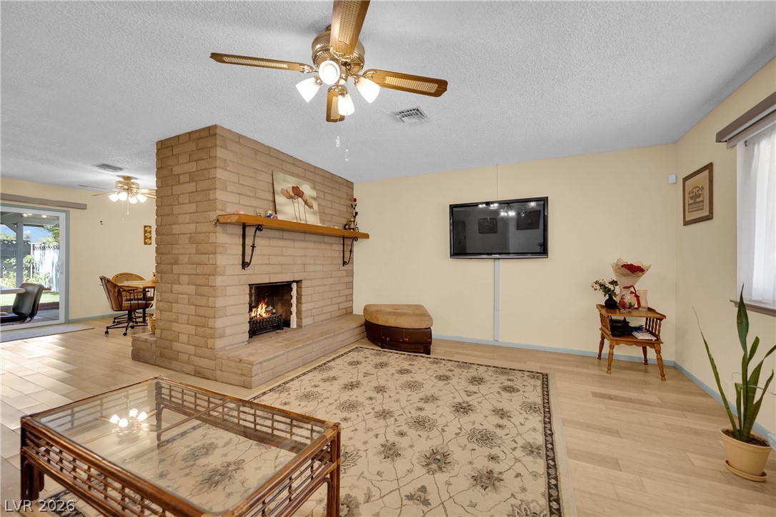 1825 Shadow Mountain Place Property Photo 13
