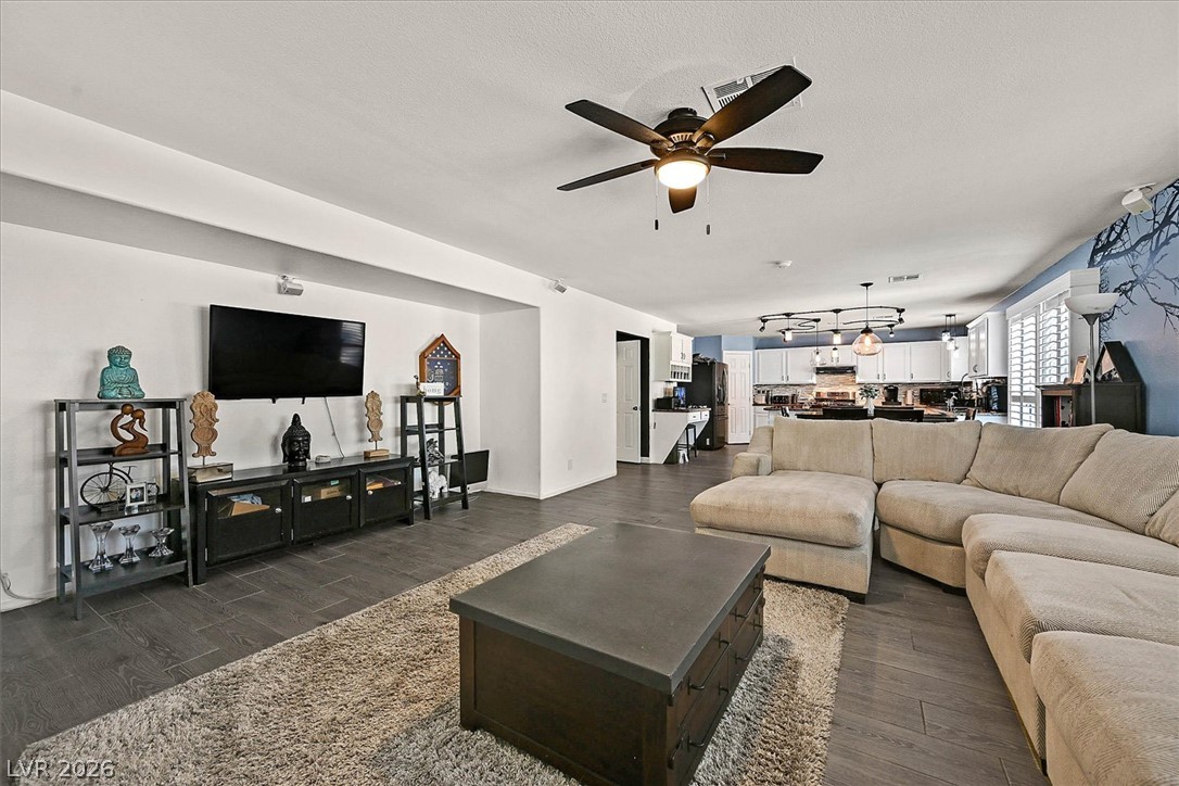 2206 Spanish Town Avenue Property Photo 8