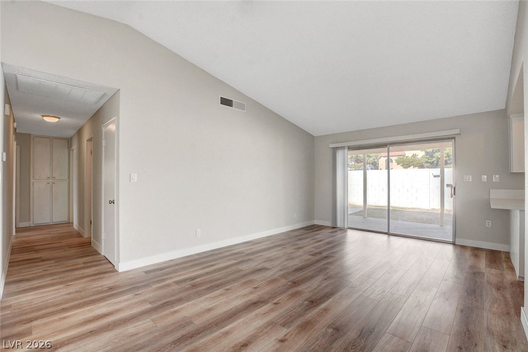 1784 Crest Avenue Property Photo 3