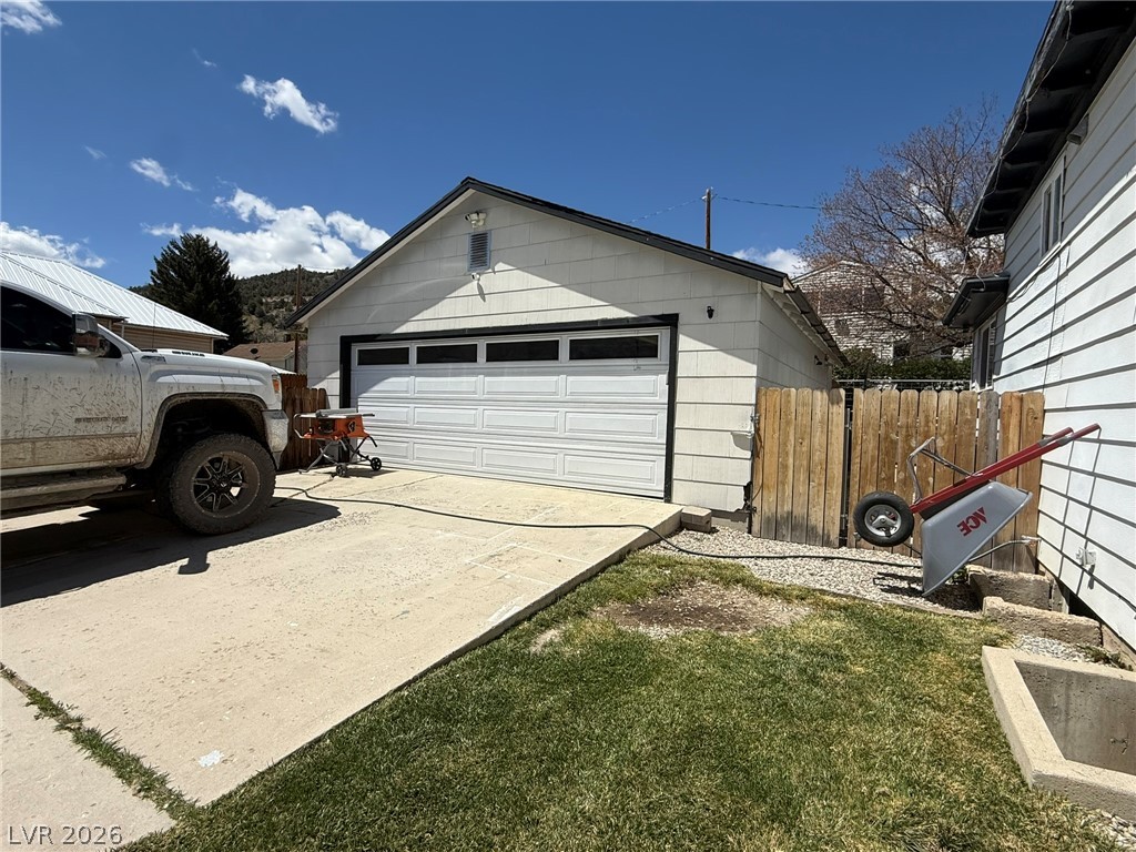 703 Canyon Street Property Photo 3