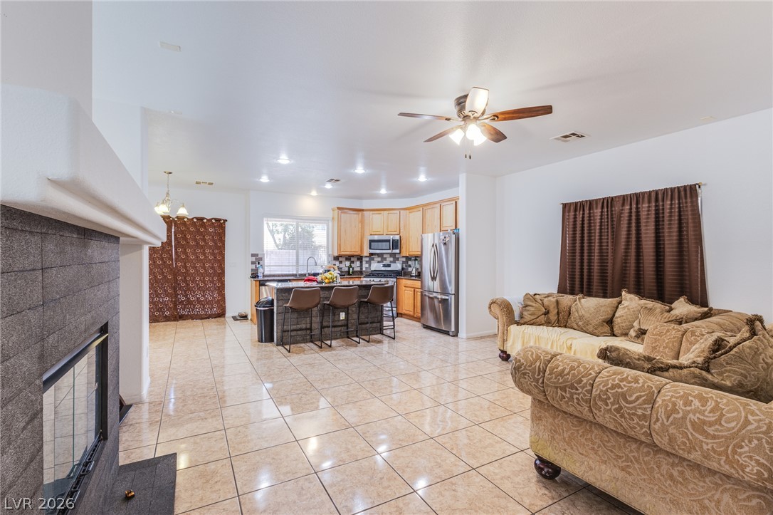 124 Sharp Edge Avenue Property Photo 8