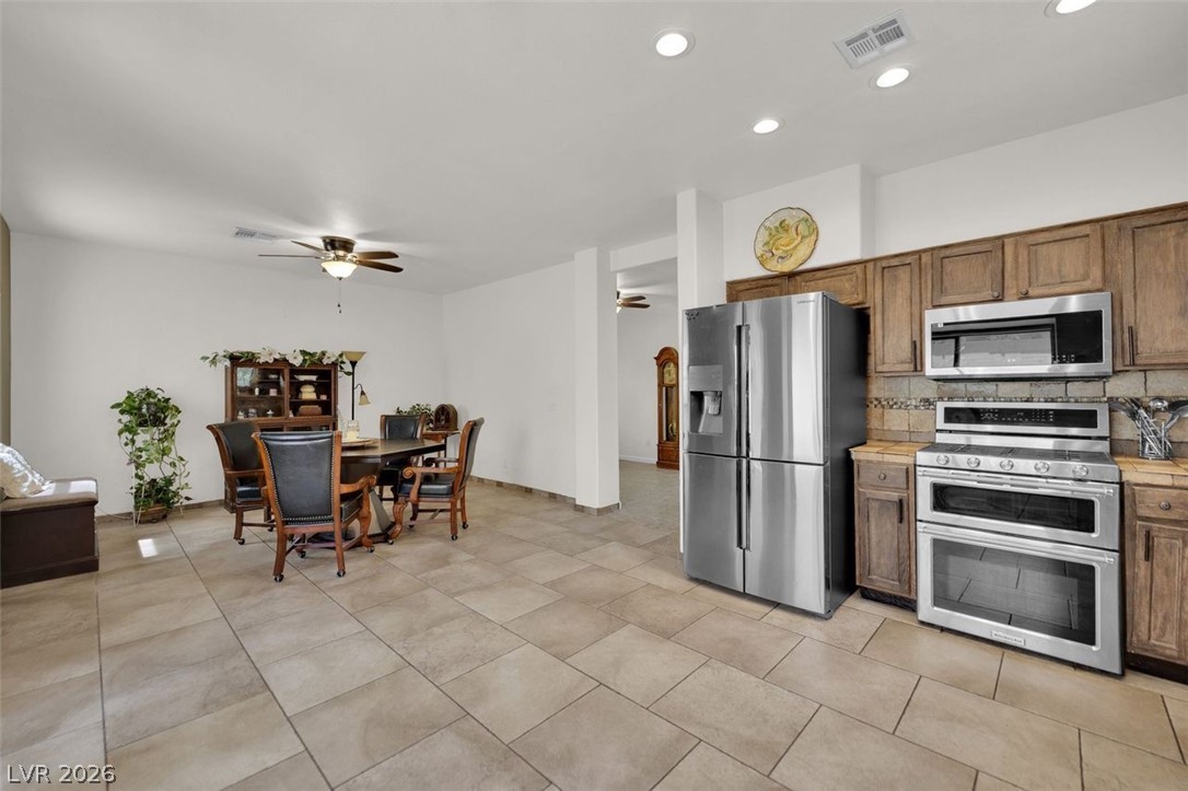 2461 Silver Blossom Lane Property Photo 16