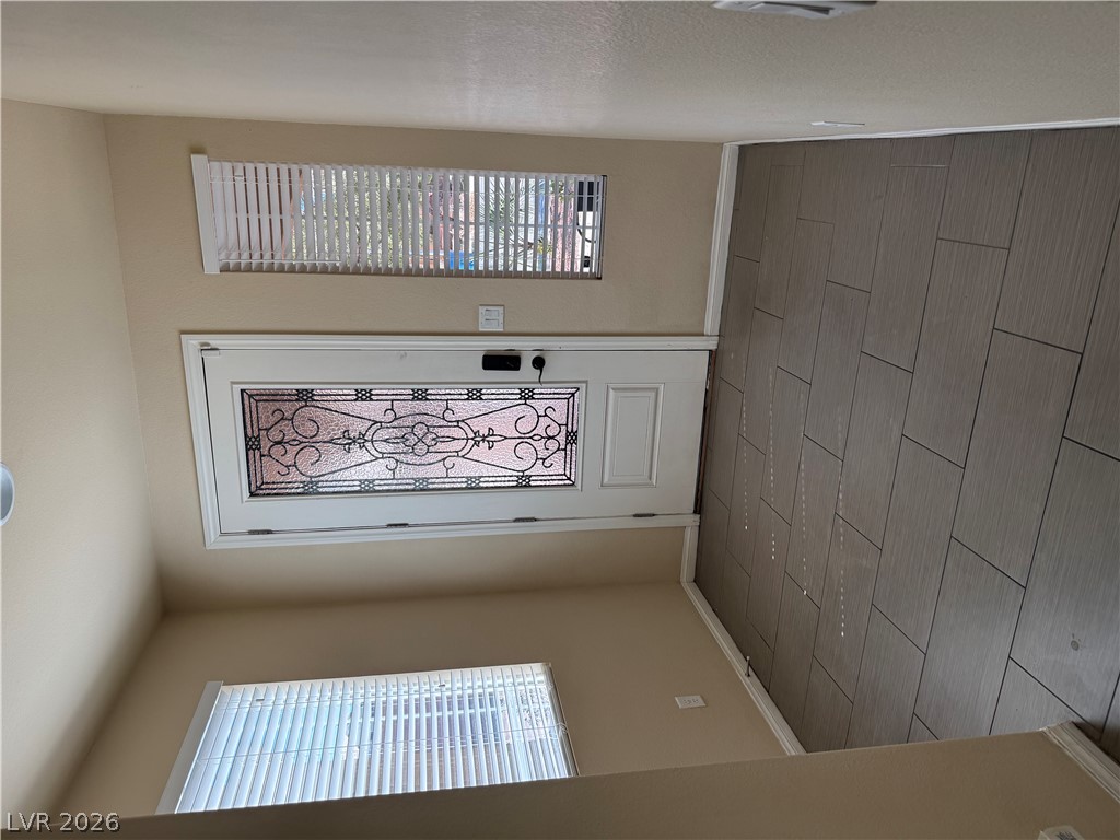 6083 Crown Palms Avenue Property Photo 3