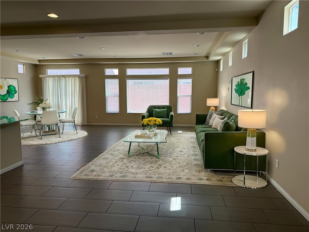 6083 Crown Palms Avenue Property Photo 4