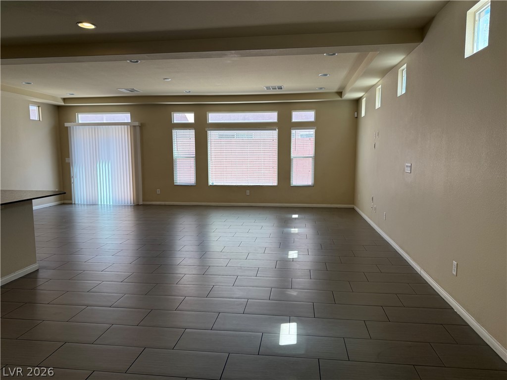 6083 Crown Palms Avenue Property Photo 5