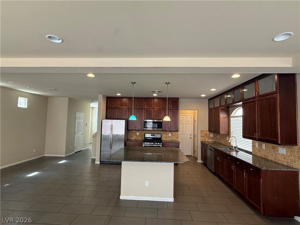 6083 Crown Palms Avenue Property Photo 7