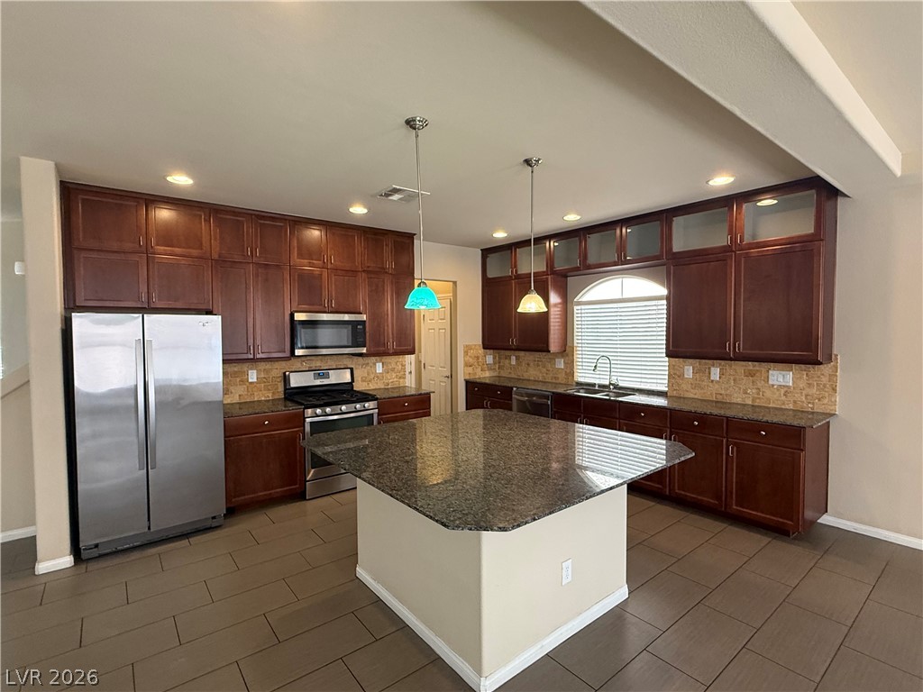 6083 Crown Palms Avenue Property Photo 9