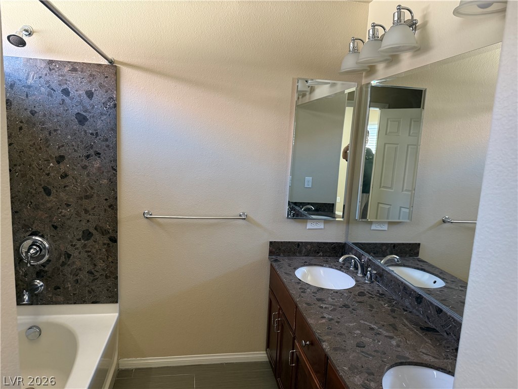 6083 Crown Palms Avenue Property Photo 21