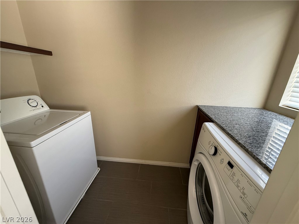 6083 Crown Palms Avenue Property Photo 22