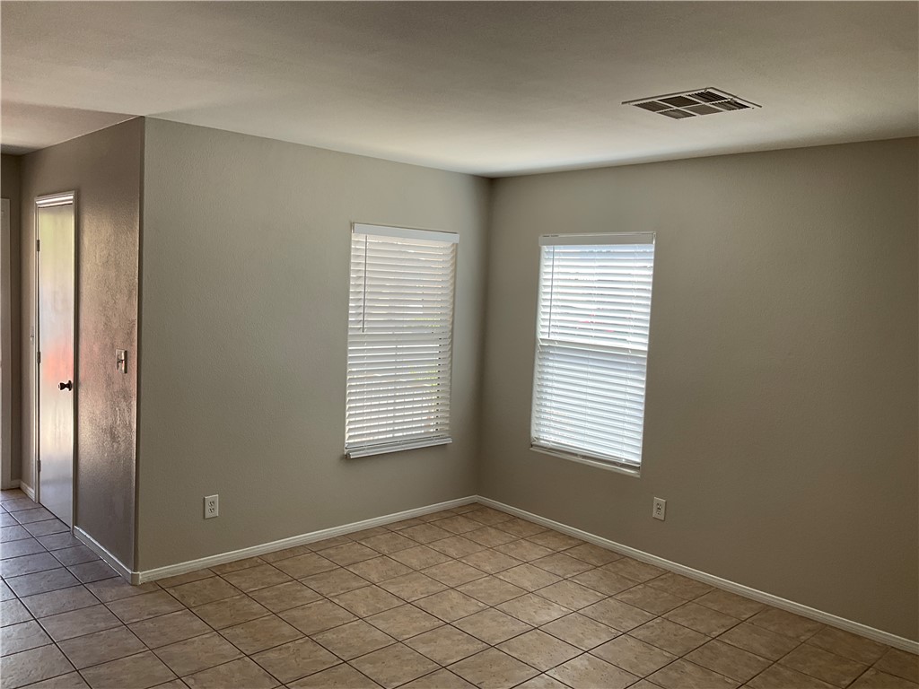 8975 Spring Peeper Avenue Property Photo 4