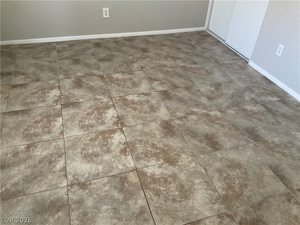 8975 Spring Peeper Avenue Property Photo 10