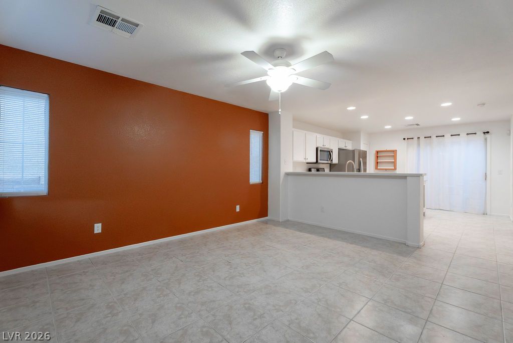 10380 Commanche Moon Avenue Property Photo 2