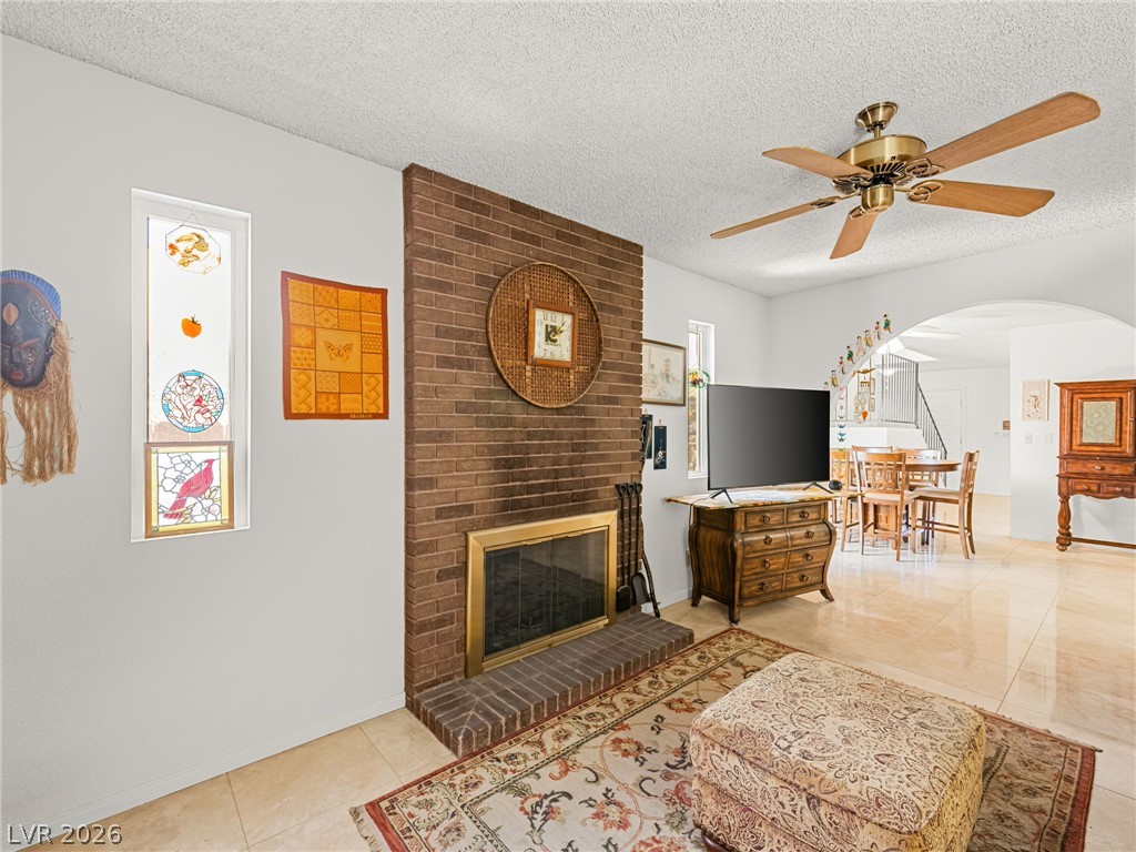 3422 Kensbrook Street Property Photo 5