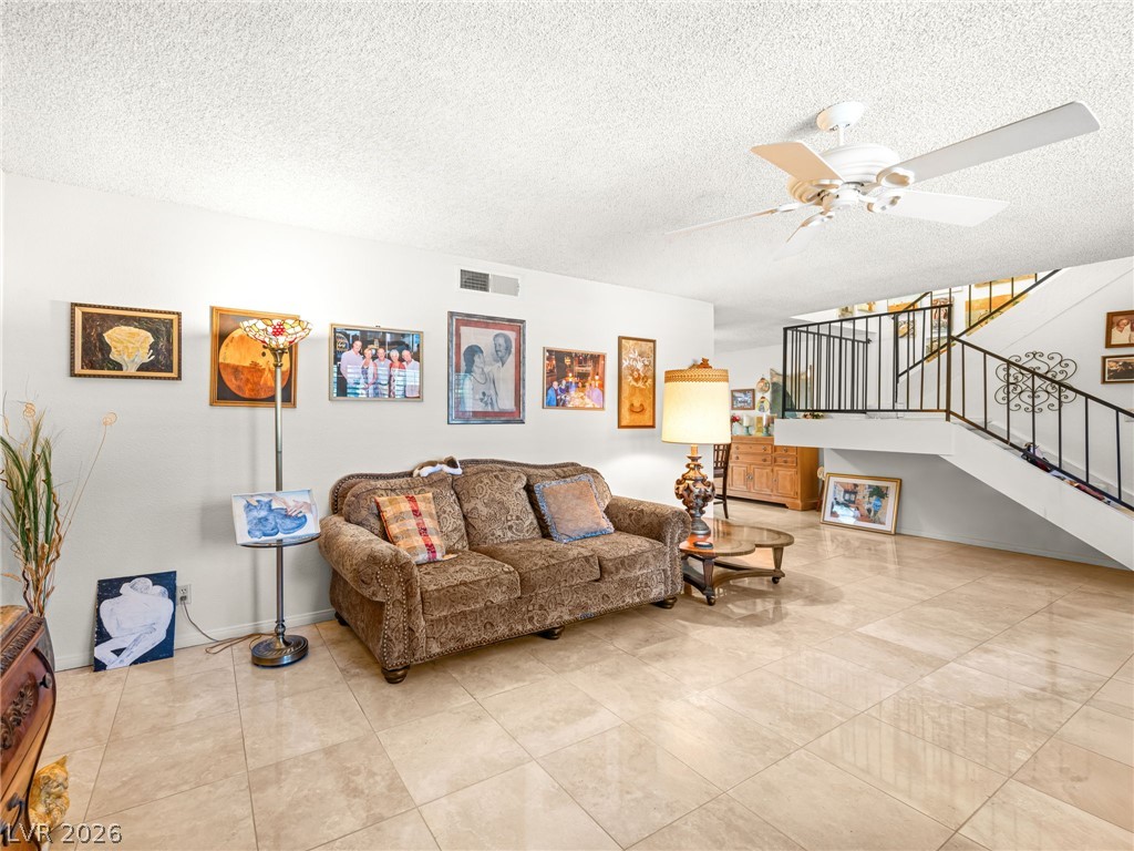 3422 Kensbrook Street Property Photo 8