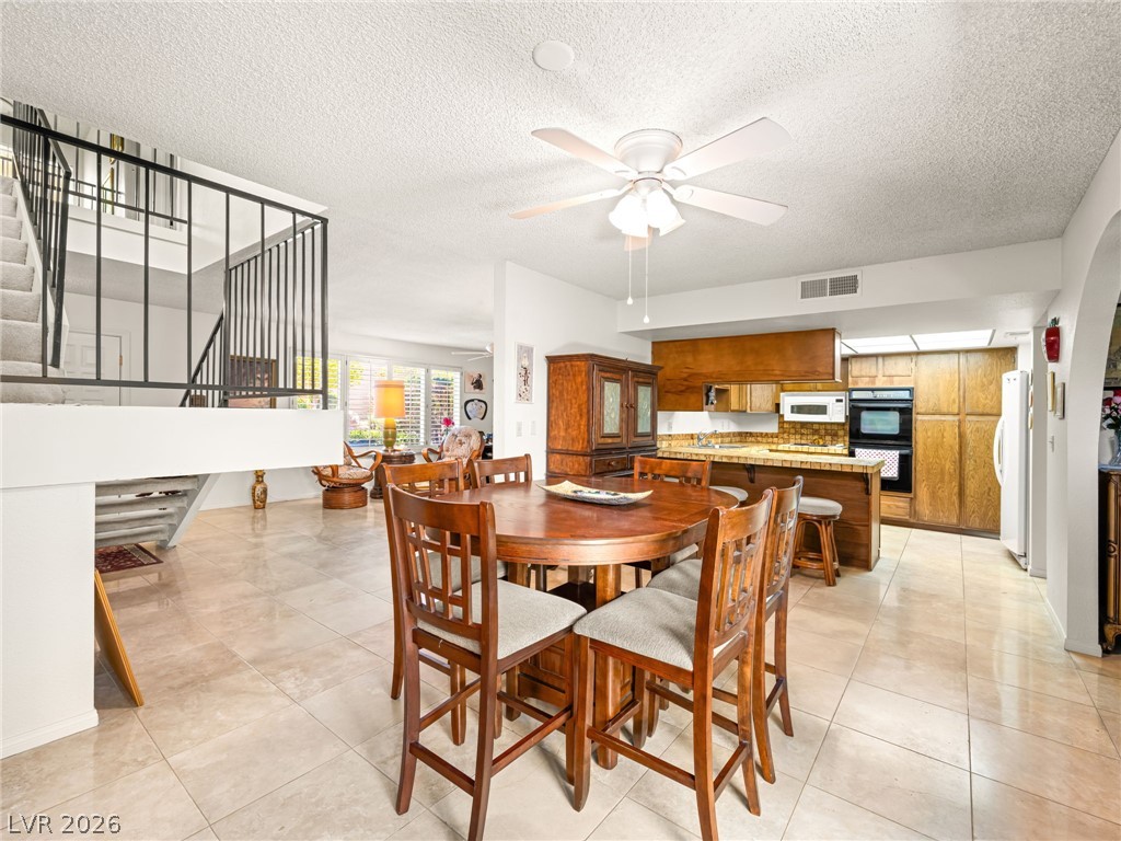 3422 Kensbrook Street Property Photo 12