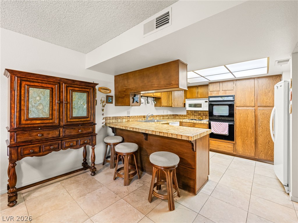 3422 Kensbrook Street Property Photo 16