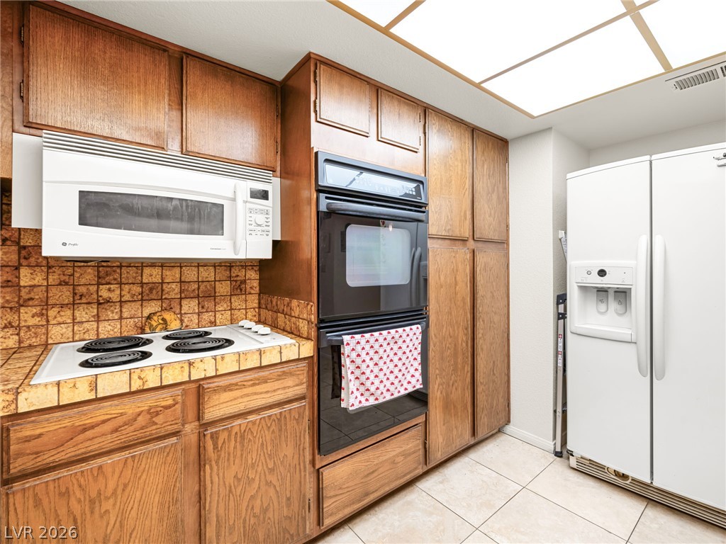 3422 Kensbrook Street Property Photo 20
