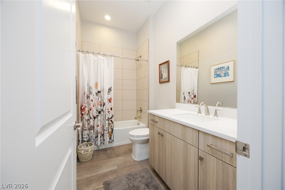6673 Titanium Crest Street Property Photo 8
