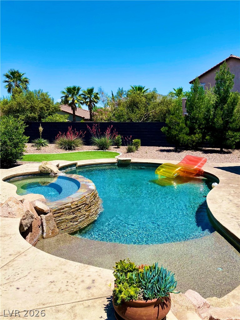 1081 Maple Bend Court Property Photo 4