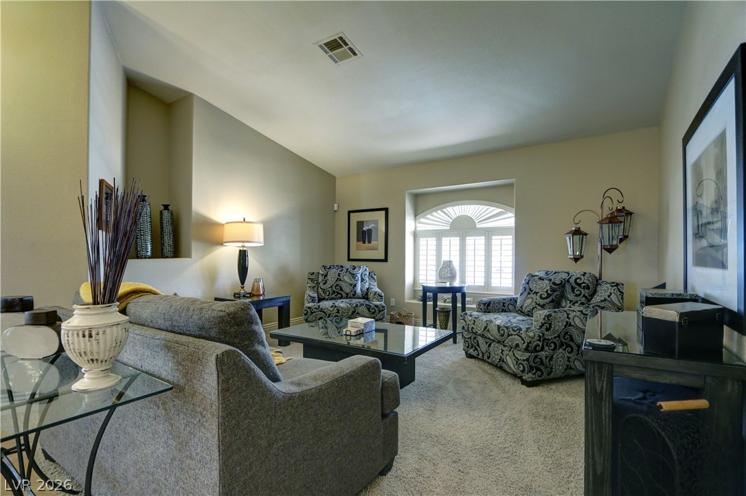 2798900 Property Photo 3