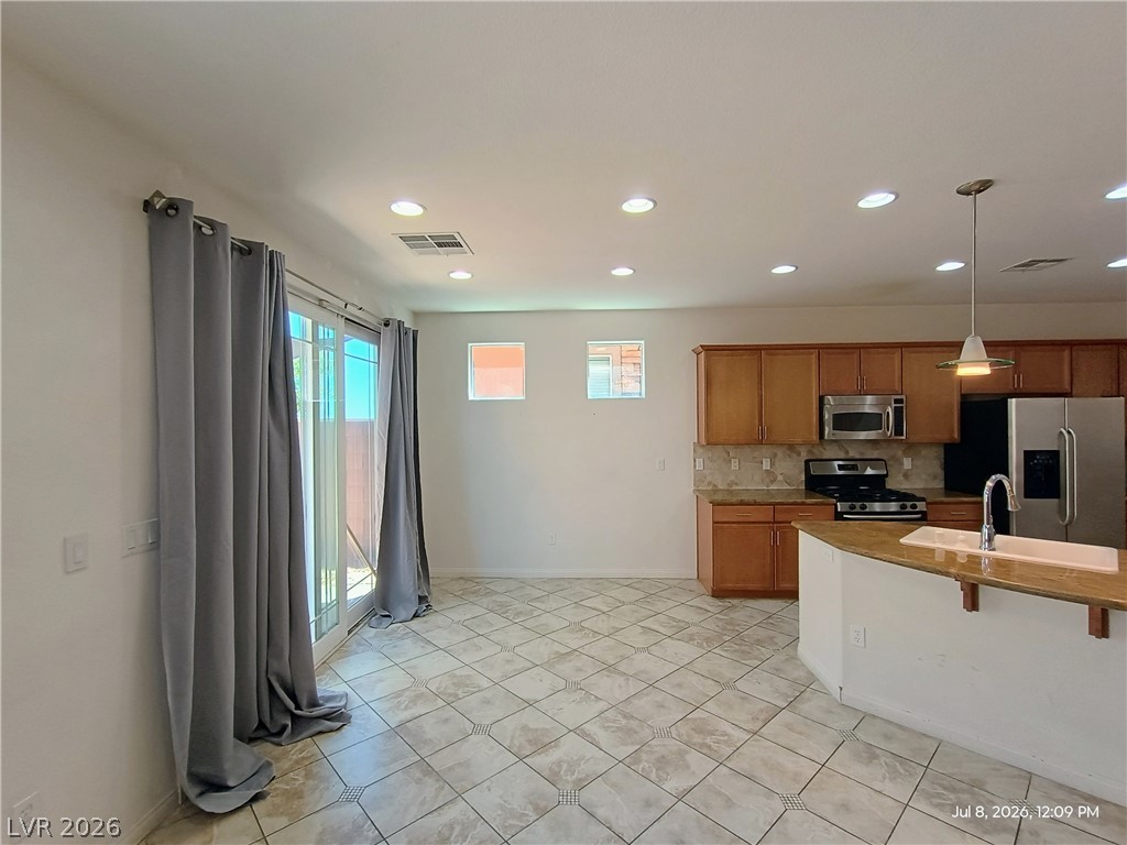 2316 Malaga Peak Street Property Photo 6