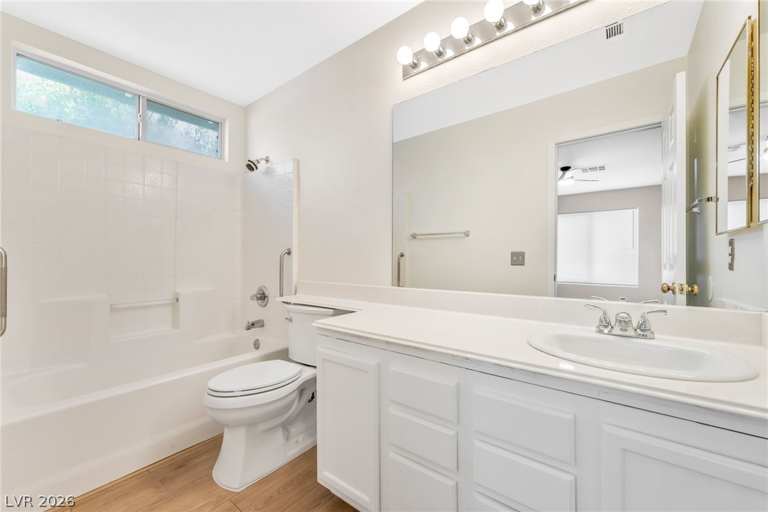 8632 Majestic Pine Avenue Property Photo 9