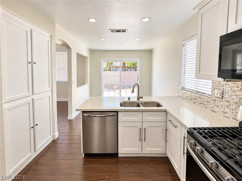1728 Matador Way Property Photo 4