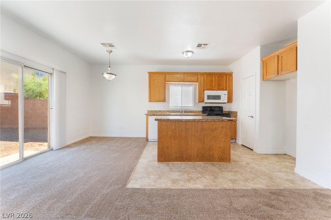 32 Rosa Rosales Court Property Photo 4