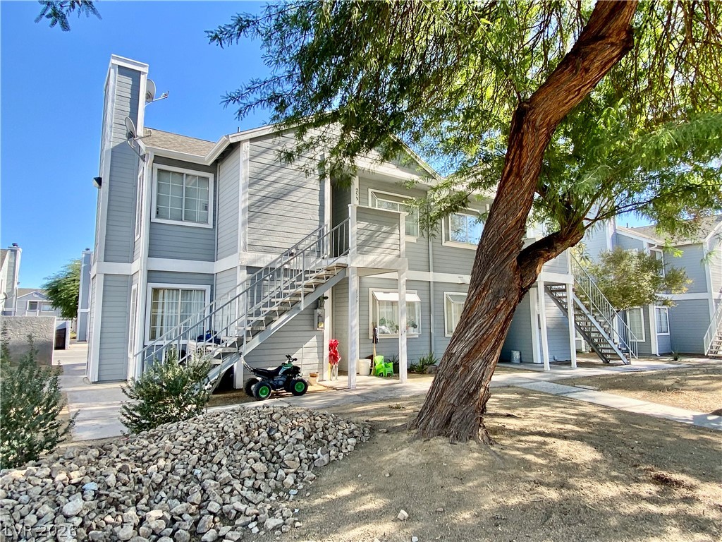 1872 Cosmic Drive Property Photo 4