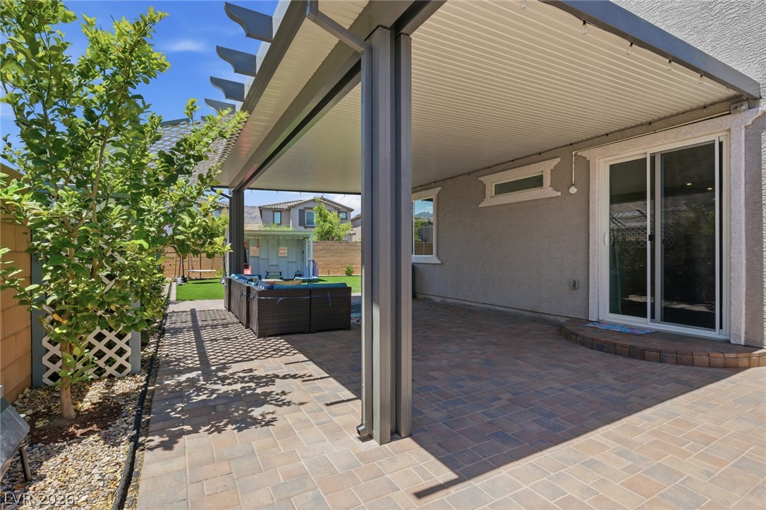 10981 Fennel Avenue Property Photo 7