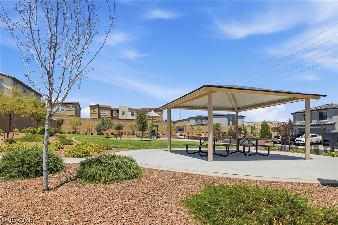 10981 Fennel Avenue Property Photo 24