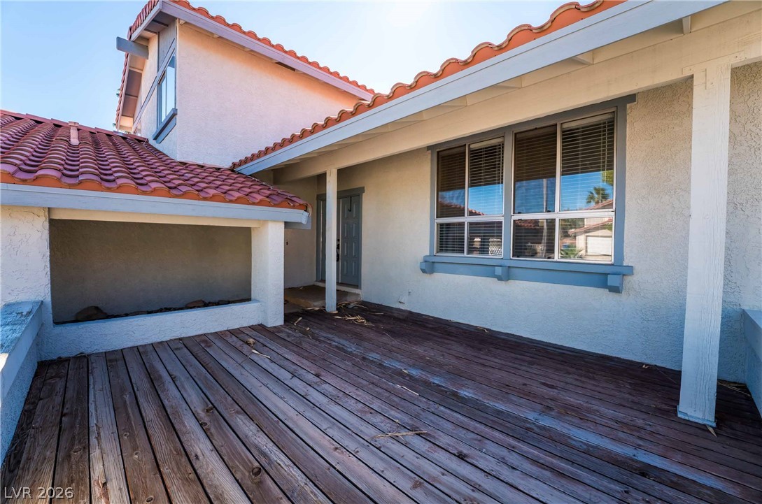 8705 Isola Drive Property Photo 4