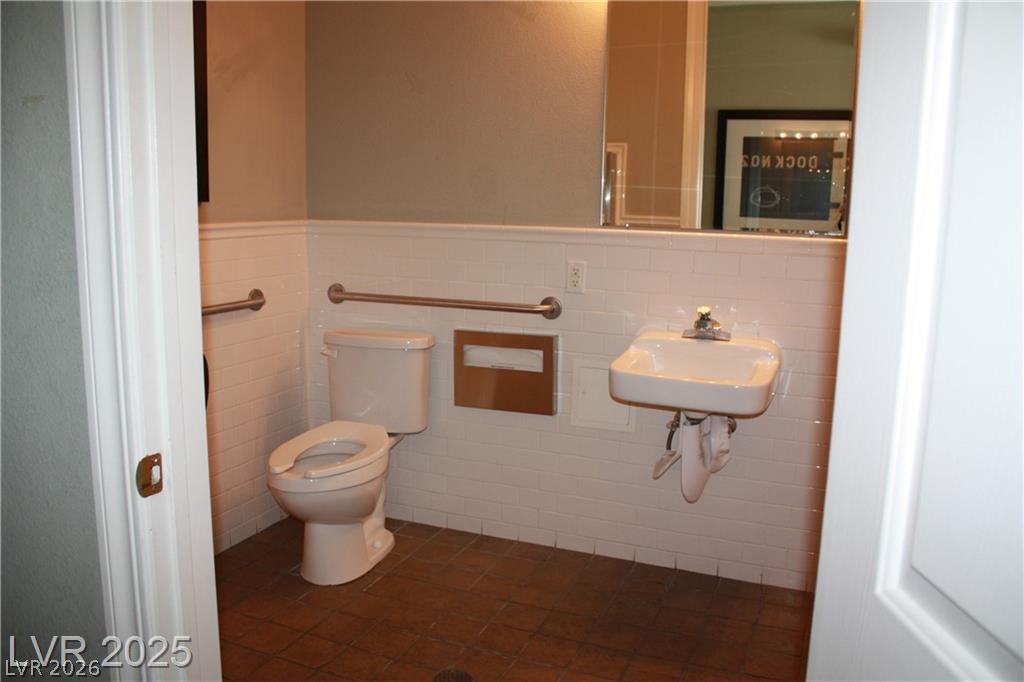 7660 West Eldorado Lane 232 Property Photo 38