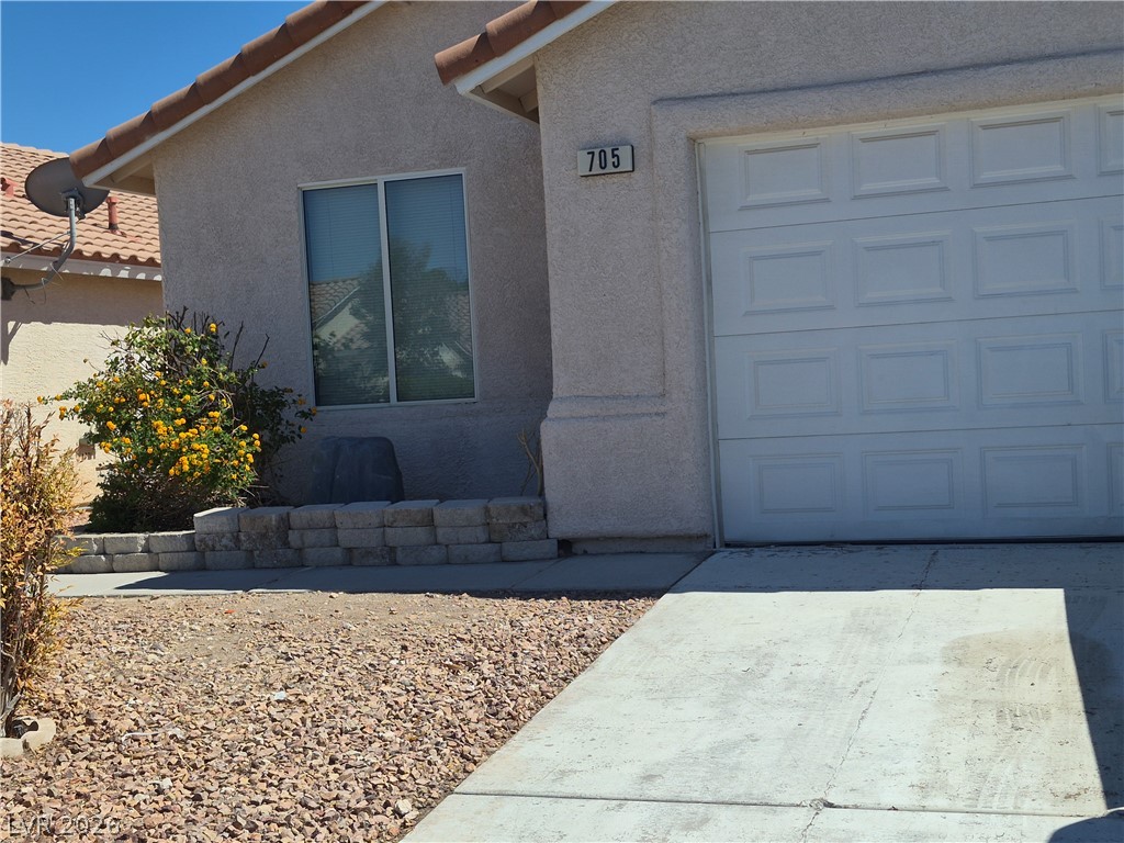 705 West Alecandro Daniel Avenue Property Photo 1