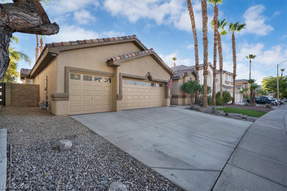 1323 Rolling Sunset Street Property Photo 3