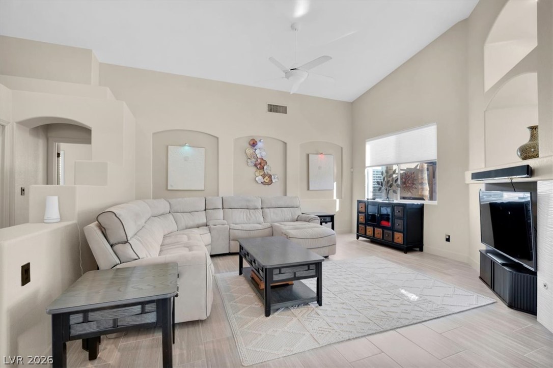 1323 Rolling Sunset Street Property Photo 9