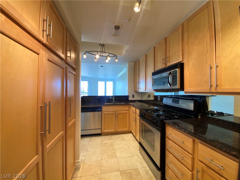 270 East Flamingo Road 215 Property Photo 5
