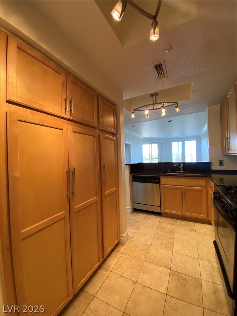270 East Flamingo Road 215 Property Photo 6
