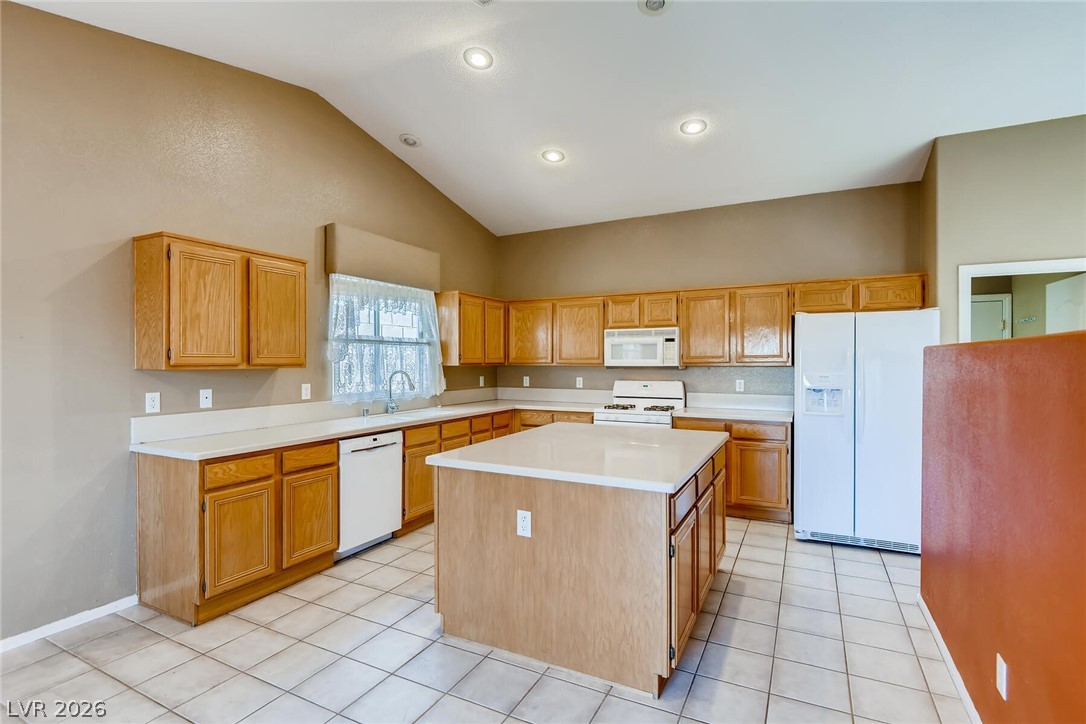 1048 Royal Skyline Street Property Photo 6