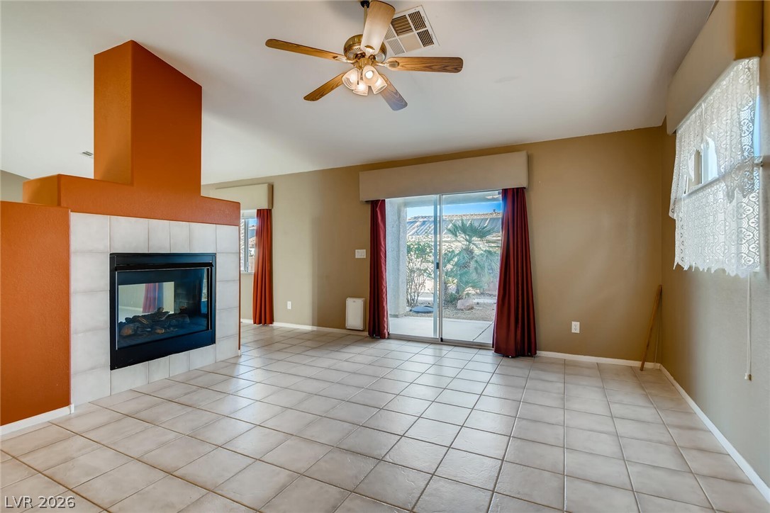1048 Royal Skyline Street Property Photo 10